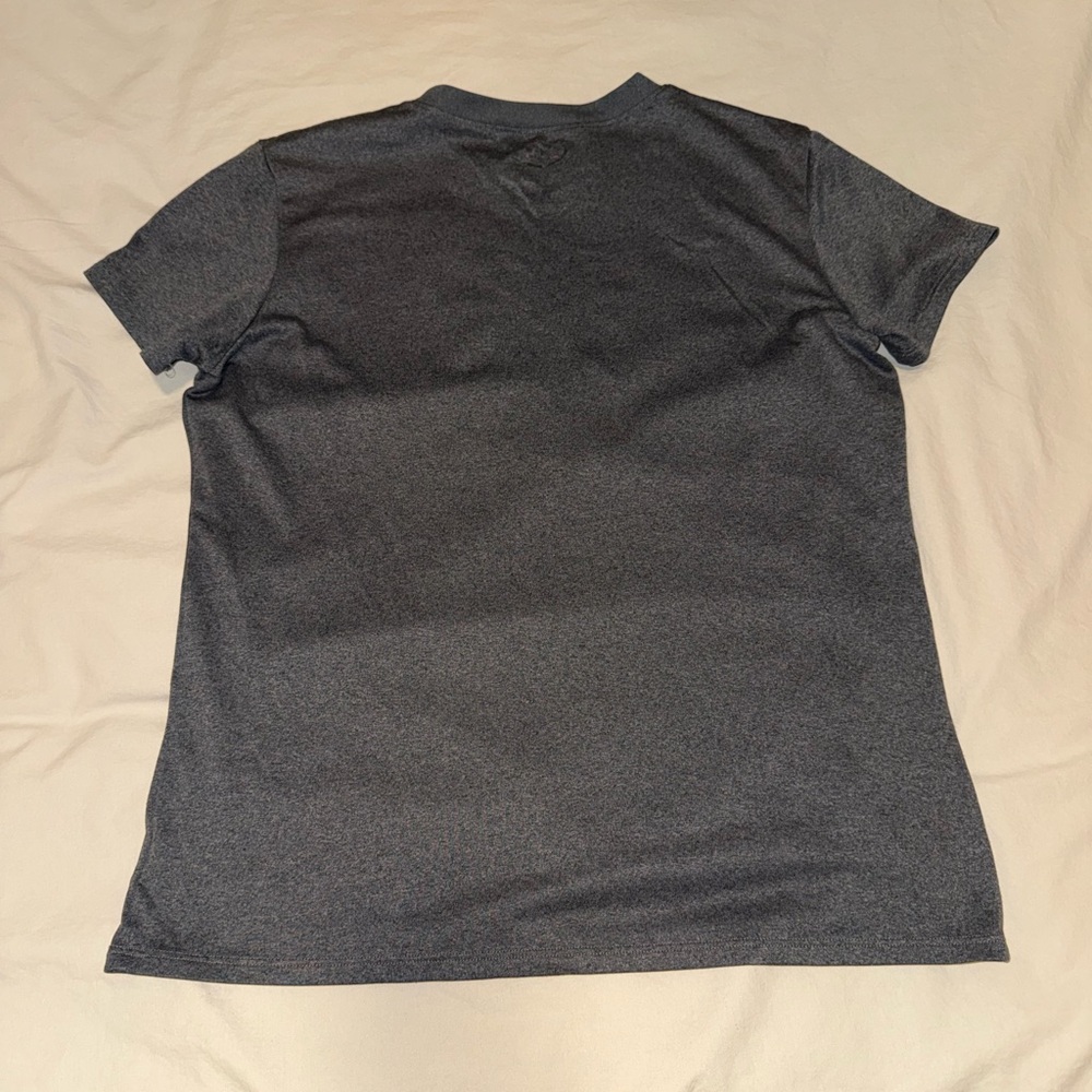 Under Armour Charcoal Tee with Vibrant Pink Emblem - Picture 3 of 3